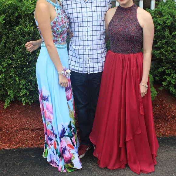 Sheri Hill Women’s Prom Dress - Picture 2 of 4